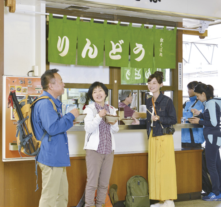 旅の思い出は、駅のホームでもうひとつ作れる。